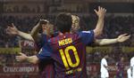 Træffer. Lionel Messi jubler sammen med holdkammerater efter endnu en scoring. 