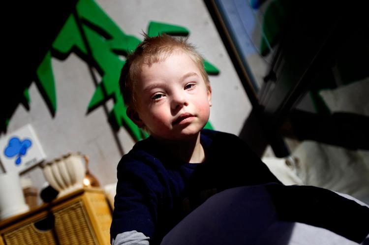 Fald. I 2010 blev der født 21 børn, der ligesom 6-årige Elliot fra København har Downs syndrom - før 2004 var tallet omkring 65. 