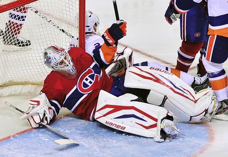 PASSERET. Tre gange havnee pucken i målet bag Petr Budaj. 