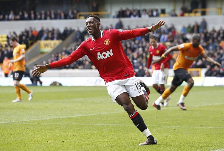 3-0. Med en spiller i overtal scorede Danny Welbeck til 3-0 i første halvleg med Wolverhampton. 
