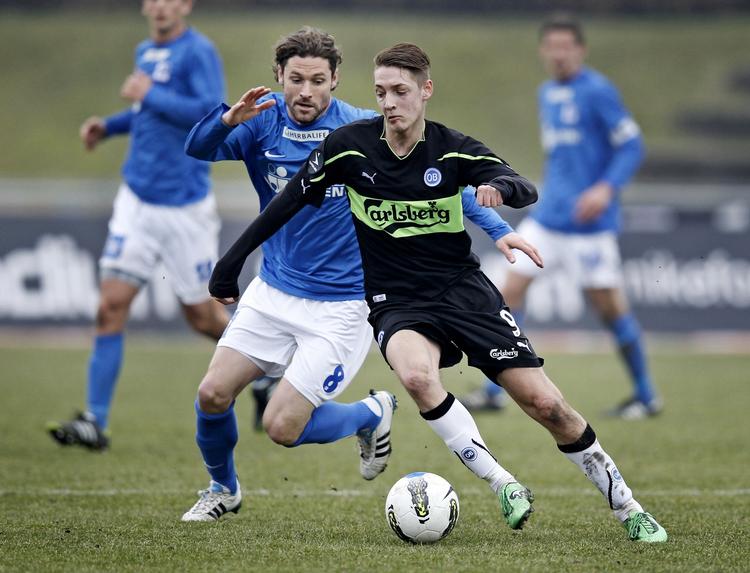 NEDTONET. Med et point i tre kampe er Rasmus Falk (th.) næppe på vej ud i Europa, som ellers var OB's målsætning. 