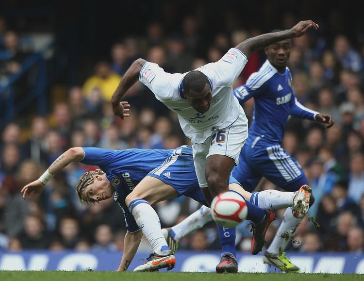 oprejsning. Mod Leicester og Wes Morgan fik  Fernando Torres endelig scoret 