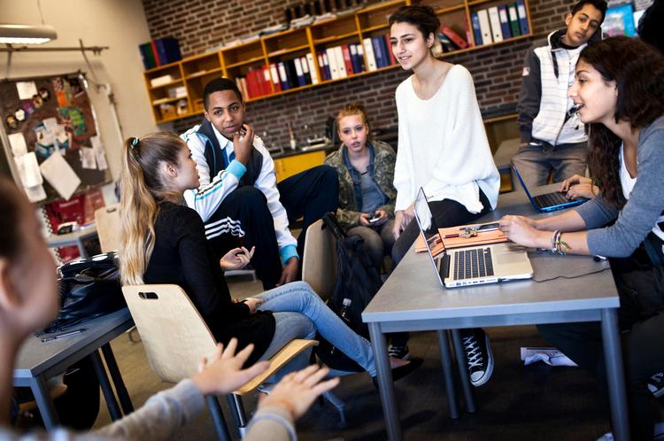 MØNSTERBRYDER. Peder Lykke Skolen på Amager har held med at ruste tosprogede elever til ungdomsuddannelserne. Dermed går skolen mod en generel tendens. 