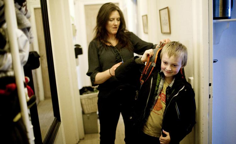 Delt. Karen Købsted har fire drenge, og tre af dem bor halvdelen af tiden hos deres far. 
