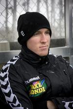 Ny. Anders Nielsen skiftede i januar til HB Køge og  spillede tidligere for AGF. Hjertefejlen blev opdaget ved et sundhedstjek  for et par år siden. 