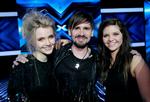 Underholdning. Ida (tv.), Sveinur og Line er de sidste tilbage i 'X Factor'. Spørgsmålet er nu, om DR beslutter at lave en sjette sæson. 