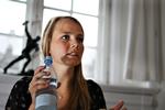 Farvet. SF-medlem af EU-parlamentet Emilie Turunen er forarget over den politiske skævhed på et møde om tobin-skat. 