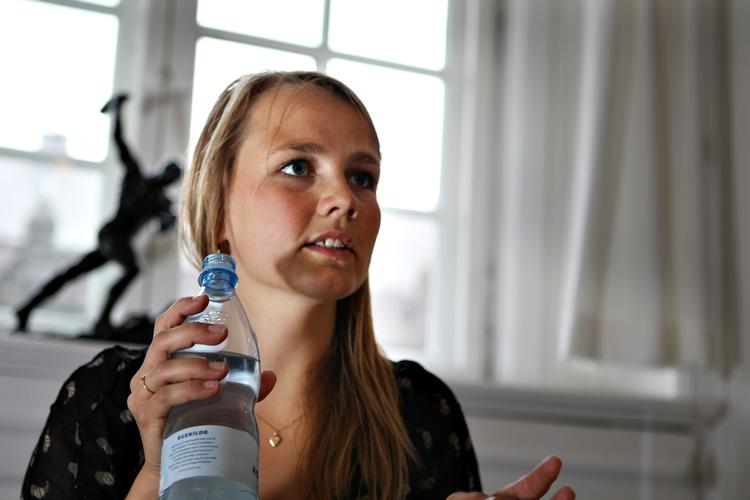 Farvet. SF-medlem af EU-parlamentet Emilie Turunen er forarget over den politiske skævhed på et møde om tobin-skat. 