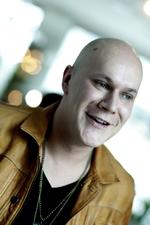 Hitmager. Kato optræder med sin nye single 'Never Let U Go' ved X Factor-finalen den 23. marts i Herning. 