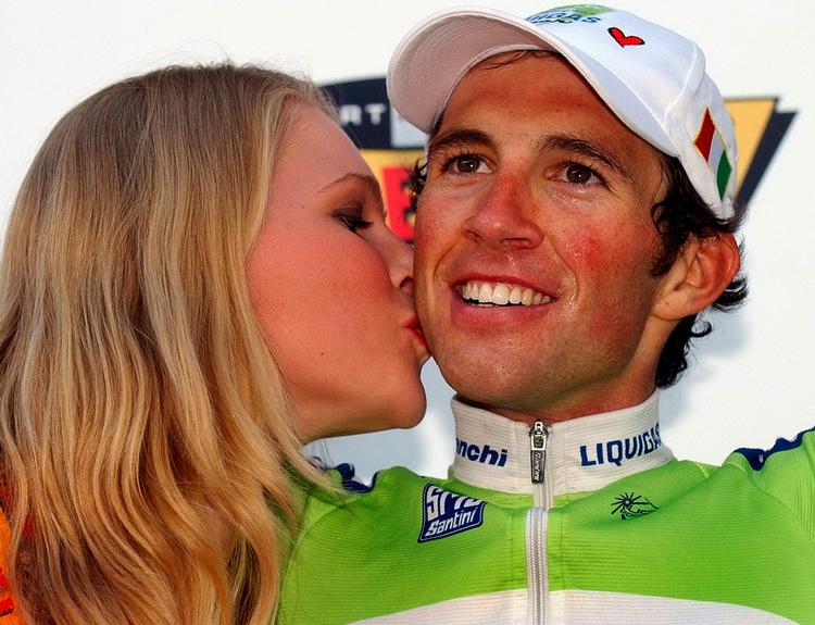 overraskende. Michael Albasini snød favoritterne på dagens etape i  Romandiet Rundt. 
