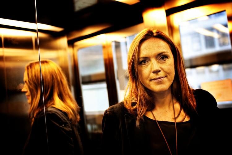 Socialpolitik. Karen Hækkerup minder om, at hendes parti stemte imod kommunalreformen netop på grund af risiko for, at kommunerne for at spare ville hente deres borgere hjem fra specialinstitutioner. 