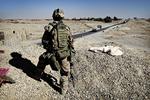 krig. Dansk og afghanks militær ved Highway 1 i Afghanistan. 