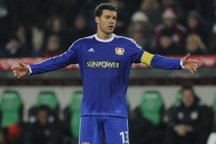 hastighedsgrænser. Michael Ballack sluttede karrieren i Leverkusen, hvor han ikke kunne få forlænget kontrakten efter sidste sæson. 