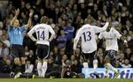 livløs. Patrice Muamba faldt livløs om på banen, da hans klub, Bolton, mødte Tottenham i kvartfinalen i den engelske pokalturnering. 