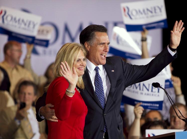 Obamabank. Mitt Romney uddelte øretæver til præsident Obama i sin sejrstale efter nattens valg i Illinois, som han fejrede på scenen med sin kone, Ann Romney. Foto: Steven Senne/AP 