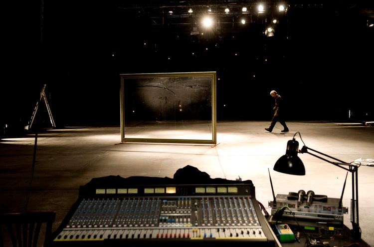 kaos. Folkene bag Republique forudser, at den planlagte model for teaterhuset på Østerbro vil ende i kaos. 