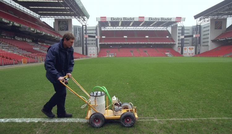 Parken. For FC København og de øvrige store klubber  spiller dommen næppe nogen rolle, men længere nede i fodboldsystemet, hvor mange frivillige hjælper til i den lokale idrætsforening, er der nu udsigt til overtidsarbejde. 