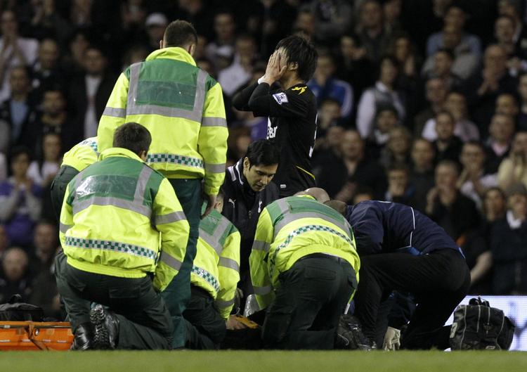 BEDRING. Fabrice Muamba kan efter sit kollaps i weekenden nu atter tale. 