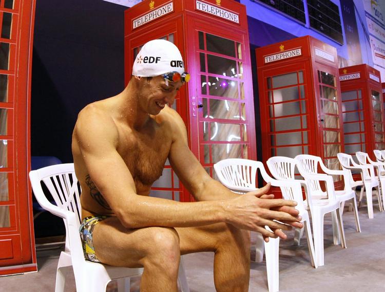OL-STEMNING. Engelske telefonbokse skaber OL-stemning i Dunkirk, hvor det ikke lykkedes den forsvarende olympiske mester i 100 meter fri, Alain Bernard, at sikre sig en OL-billet. 