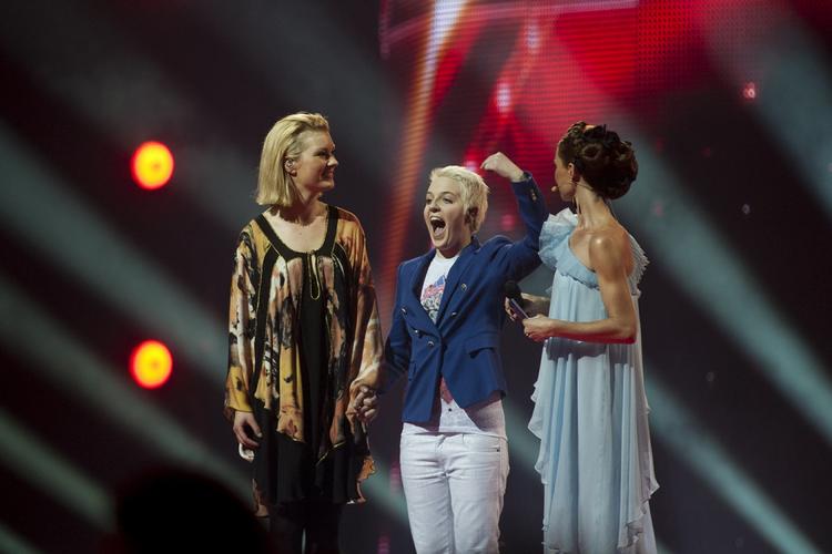 Show. Annelouise Sørensen blev nummer to i ' X Factor' sidste år. Hun mener, at programmet mere er en slags musikalsk uddannelse end vejen til en stor karriere. 