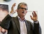 ÆNDRINGER. Folketingets formand Mogens Lykketoft skal lede forhandlinger, der skal føre en række ændringer for folketingspolitikerne med sig. 