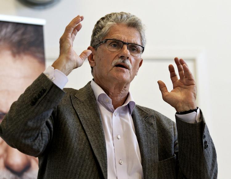 ÆNDRINGER. Folketingets formand Mogens Lykketoft skal lede forhandlinger, der skal føre en række ændringer for folketingspolitikerne med sig. 
