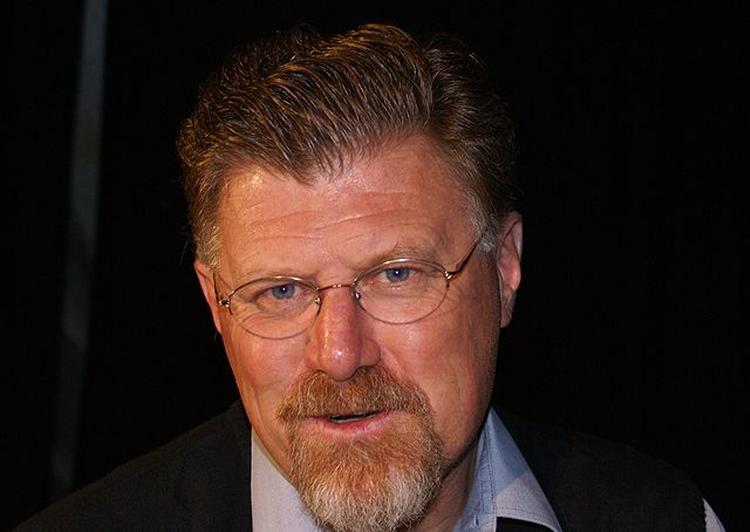 Drive. Der er fart over sydafrikanske Deon Meyers romaner, men han skriver også varmt og underholdende. 