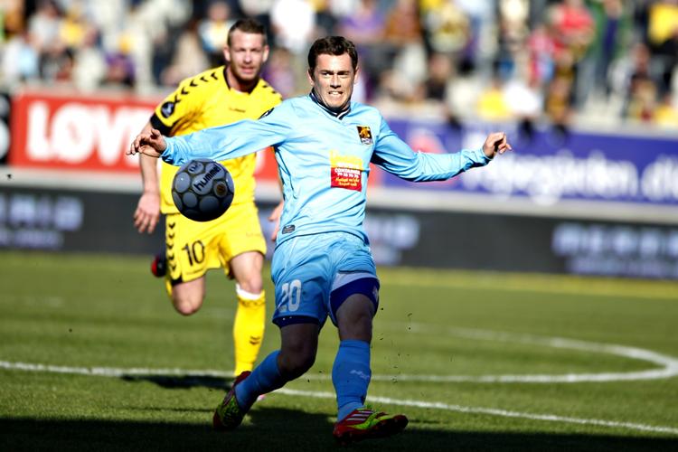 amputeret. FC Nordsjælland måtte stille med en række reservespillere, men sad alligevel solidt på kampen i Horsens. 