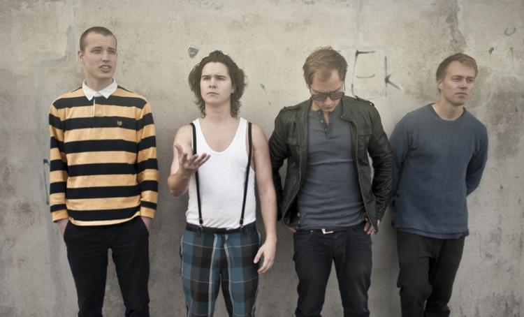 Hit. Lukas Graham er  en ualmindeligt talentfuld ung gut, der med 17.000 solgte koncertbilletter bag sig nu  udgiver et velfungerende debutalbum. 