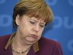 KOVENDING. Angela Merkel vil måske alligevel være med til at udvide EU's redningsfonde. Det har ellers tidligere lydt, at det ikke var nødvendigt. 