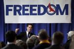 Tale. Rick Santorum kaldte Mitt Romney for den »værste republikaner i landet til at gå op imod Obama«i en tale ved et vælgermøde i Wisconsin. 