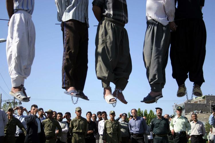 Amnesty International says the number of executions increased in 2011, with increases in Saudi Arabia, Iraq, Yemen and Iran, where this picture of a public execution was taken in 2007. Archive. 