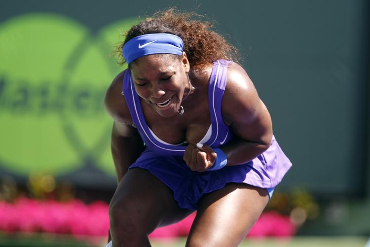 Fremgang. Med 6-2, 6-3-sejr over Samantha Stosur er Serena Williams tilbage i top 10-, når den nye verdensrangliste offentliggøres på mandag. 