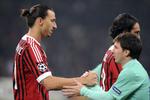 klubskifte? Zlatan Ibrahimovic (tv) og Lionel Messi (th) har hilst på hinanden på banen flere gange siden deres fælles tid i Barcelona. 