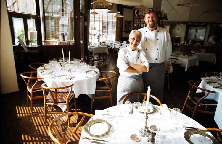 Restaurationen.  Ejerne Bo Jacobsen og Lisbeth Jacobsen i Restaurationens lokaler i Møntergade. 