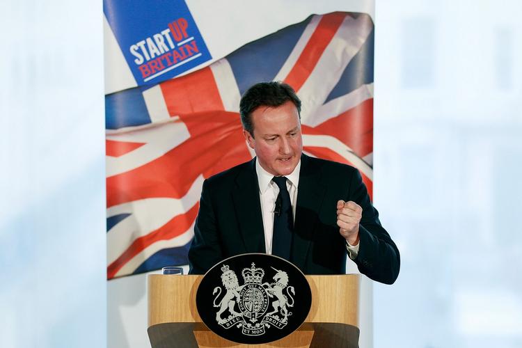 Uvending. Først ville han ikke afsløre gæstelisten - nu vil han gerne. David Cameron har blandt andet holdt takkemiddag for flere rigmænd. 