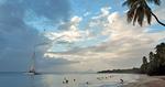 BADELAND. På Martinique er det strande som denne, der lokker turister til. 