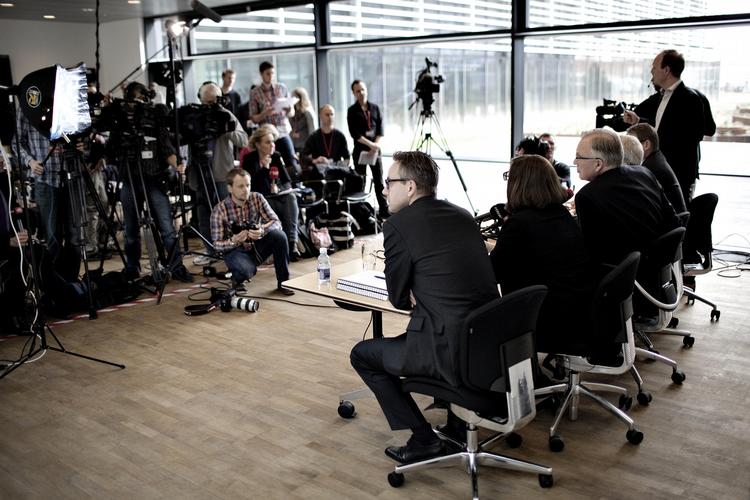 Undersøgelse. Dong Energys bestyrelse holdt i dag pressemøde om den advokatrapport, der giver bestyrelsen ret i, at tidligere adminstrerende direktør i virksomheden Anders Eldrup misligholdt sine forpligtelser. 