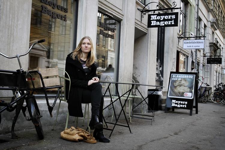 OPRØR. Anne Børsting Nielsen er en af de butiksekspedienter, der er vred over arbejdsforholdene i Meyers Bageri. 
