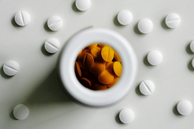 Kosttilskud. Kræftens Bekæmpelse kender ingen studíer, der viser, at vitaminer som kosttilskud kan forebygge kræftsygdomme. 