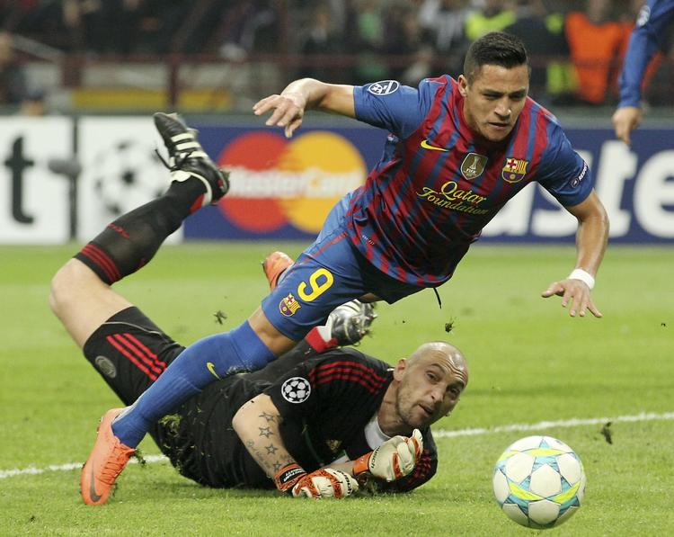 ingenting. Duellen mellem AC Milan-målmanden Christian Abbiati og Alexis Sanchez blev den mest diskuterede episode i kampen. 