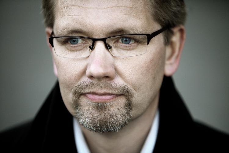 Ledelse. »Lad os lade være med at falde ned på allerlaveste niveau og i smarte onelinere beskylde hinanden for uhyrlige ting. Fælles administrativ ledelse vil være godt for københavnerne«, siger overborgmester Frank Jensen. 