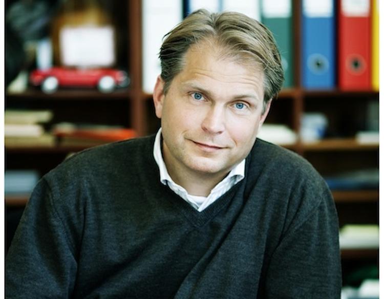 Kursskifte. »Vi vil tilbage til, at det er redaktionerne, der bestemmer, og ikke salgsafdelingerne, som tilfældet har været«, siger den nye direktør hos Lindhardt &amp; Ringhof, Lars Boesgaard. 