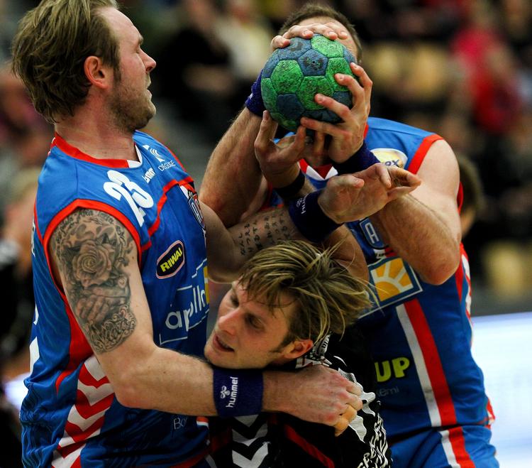 Klasse. Joachim Boldsen og co. fik i aftes vendt et truende nederlag til Aarhus i kampens sidste 20 minutter. Det er den slags præstationer, der skal til, hvis Barcelona skal besejres over to kampe. 