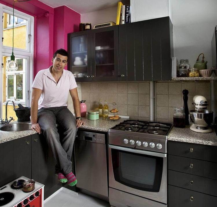 Kokkens køkken. Restautant Era Oras græske dessertkok Nikolaos Strangas i sit private køkken. 