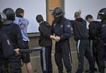 ANHOLDT. Over 50 mennesker er blevet anholdt i dagens optøjer i Spanien. 