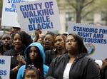 PROTEST. Trayvon Martin-drabet har ført til demonstrationer og aktioner i store dele af USA. Her ses demonstranter foran det amerikanske justitsministerium i Washington. 