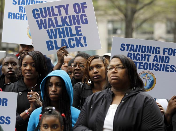 PROTEST. Trayvon Martin-drabet har ført til demonstrationer og aktioner i store dele af USA. Her ses demonstranter foran det amerikanske justitsministerium i Washington. 