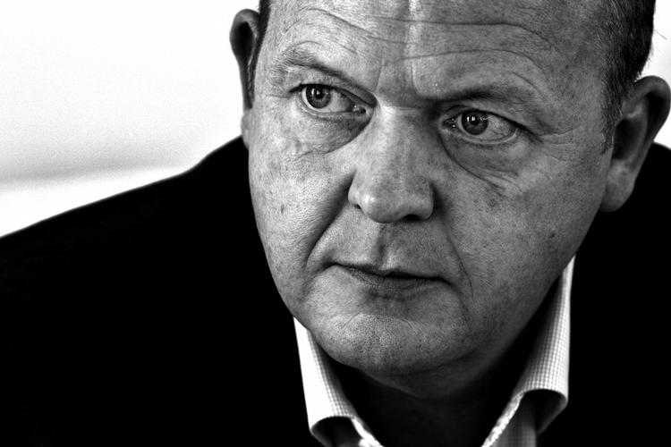 Fond. Venstre-formand og tidligere statsminister Lars Løkke Rasmussen lancerer i dag Løkkefonden, der skal drive et akademi for drenge med indlæringsvanskeligheder. 
