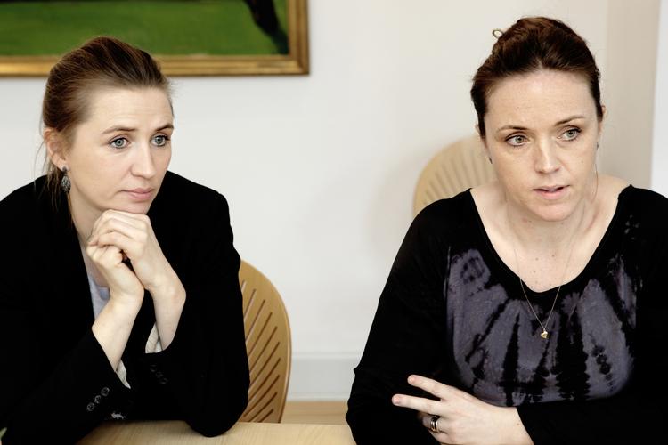Modige. Beskæftigelsesminister Mette Frederiksen (S) og Socialminister Karen Hækkerup (S) er blevet rost af kommentatorerne for deres offensive dagsorden, men det giver tre tidligere Venstre-ministre ikke meget for. 